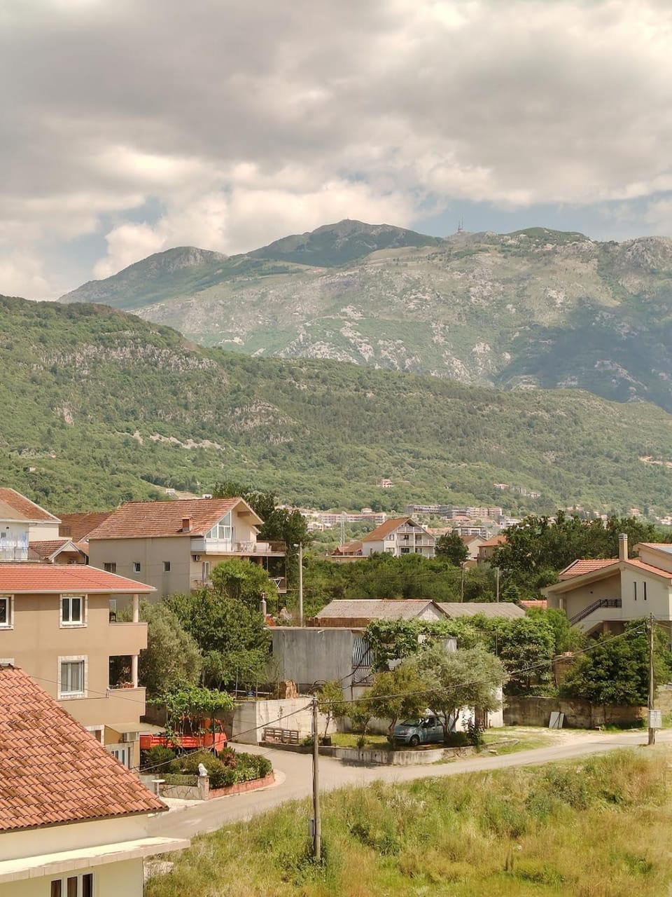 3 1D2 Mini Condos , Modern 2-bedroom penthouse Apartment in Kotor Municipality