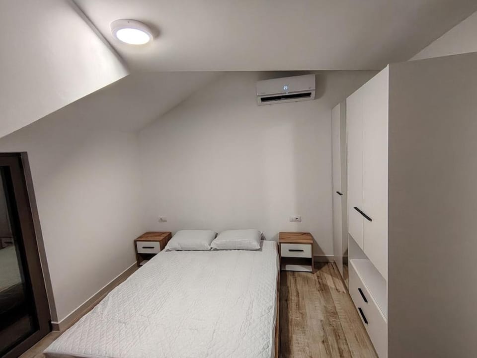 3 1D2 Mini Condos , Modern 2-bedroom penthouse Apartment in Kotor Municipality