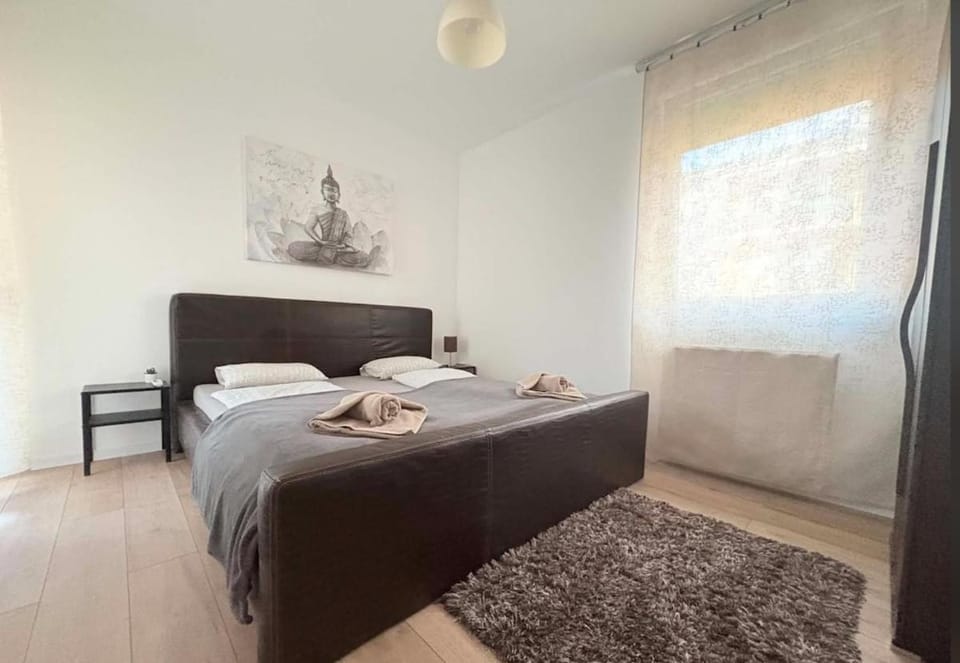 Cozy Buda Apartment - AC - Sleeps 4 - Easy Access to Center Apartment in Budapest