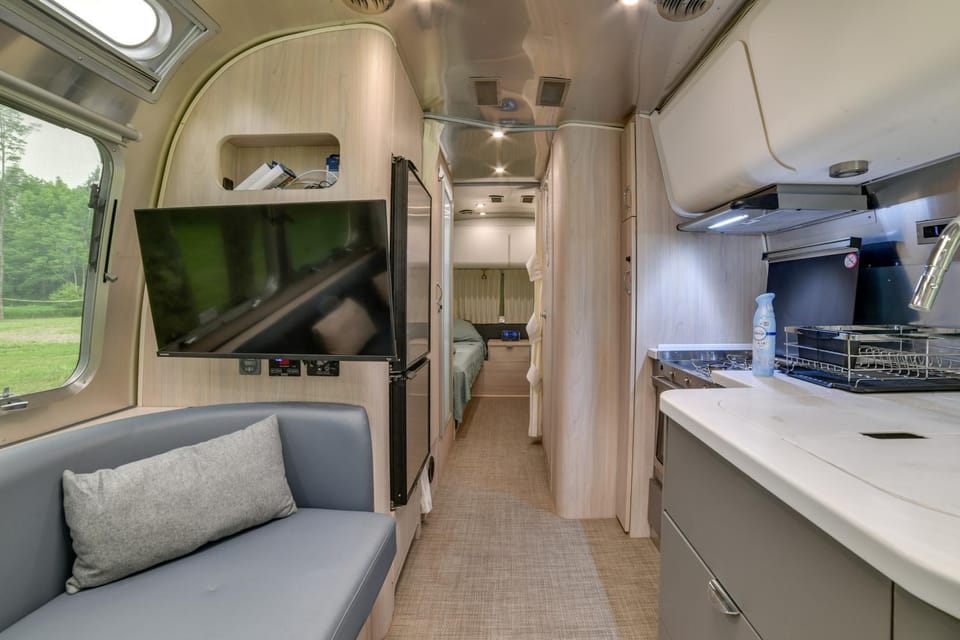 Catskills Airstream! Pavilion & Fire Pit Access House in New York