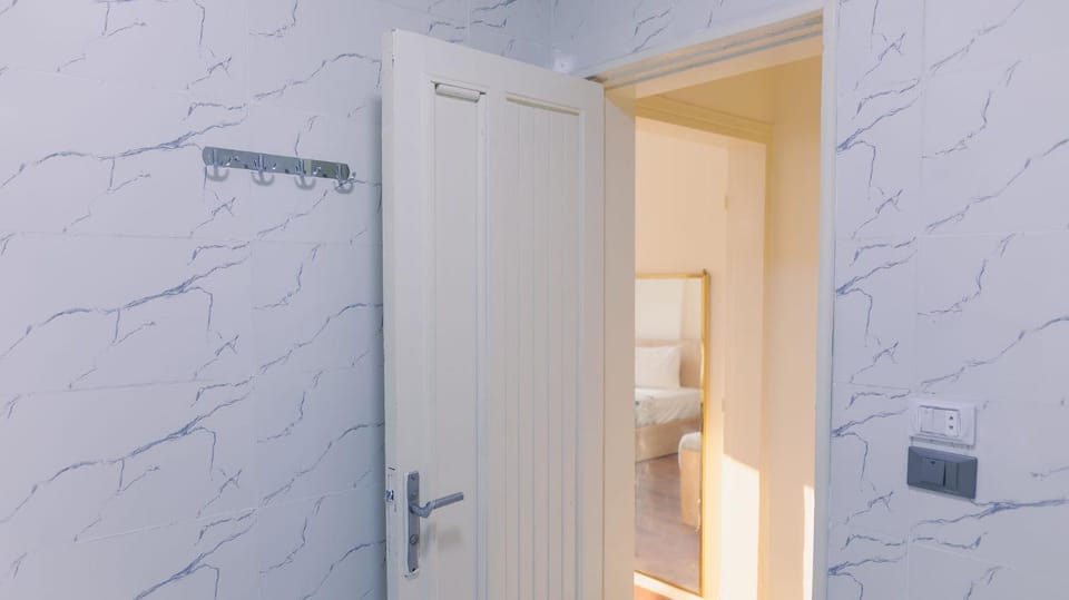 Shower, Bathroom, wardrobe