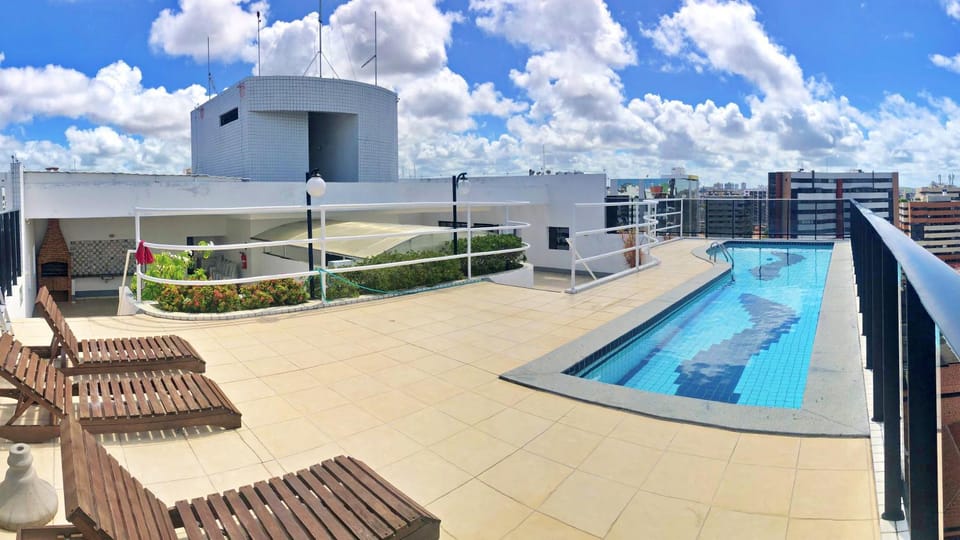 Pool view, Swimming pool, sunbed