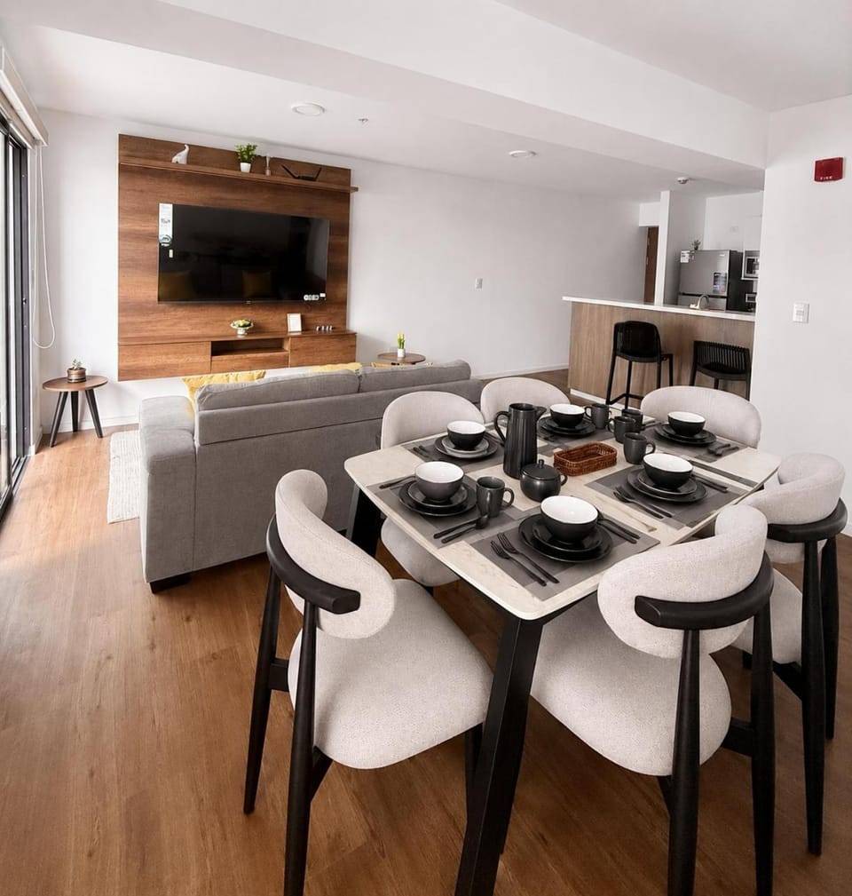 TV and multimedia, Living room, Dining area