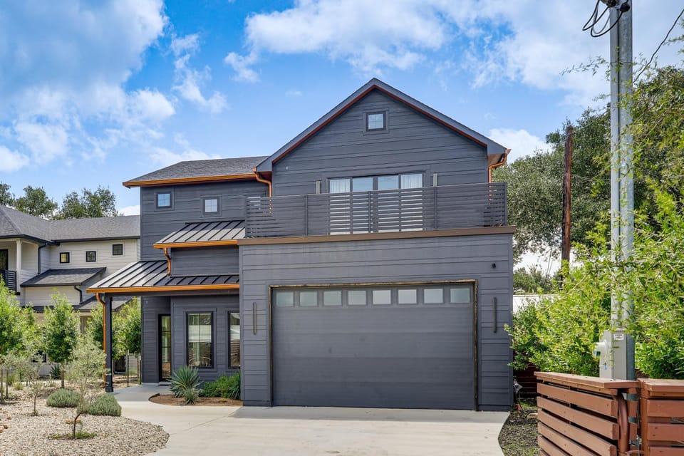 Pool & Lake Access! Dual Homes on Canyon Lake House in Canyon Lake