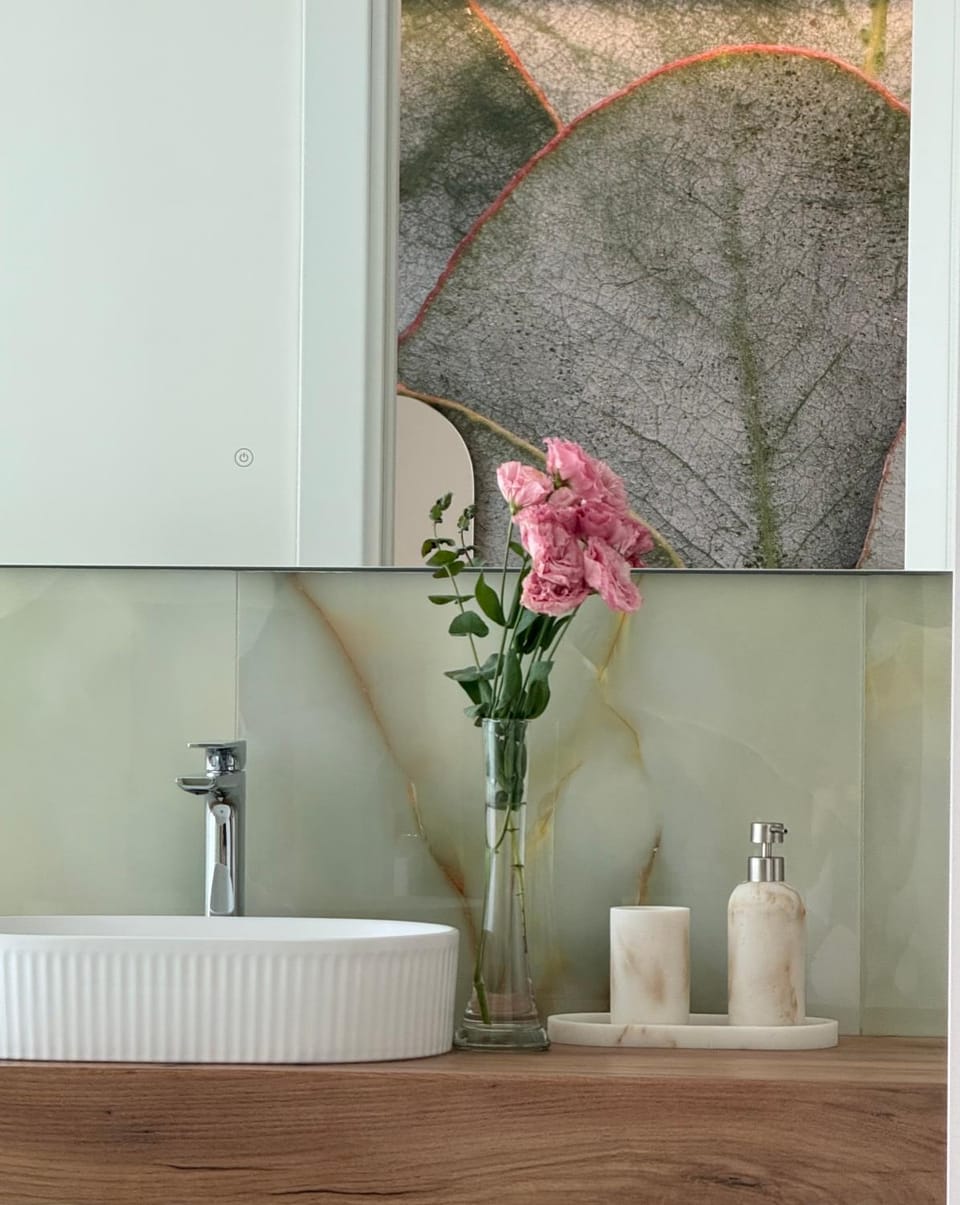 Bathroom, Decorative detail