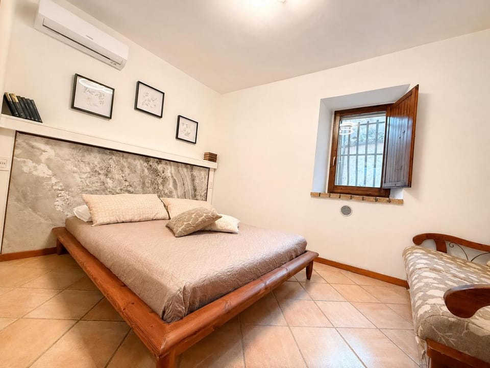 Bed, Bedroom, air conditioner