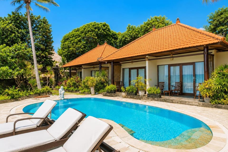 Property building, Sea view, Sea view, Swimming pool, sunbed