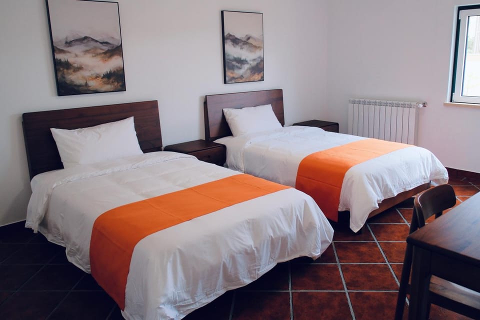 Bed, Bedroom, internet