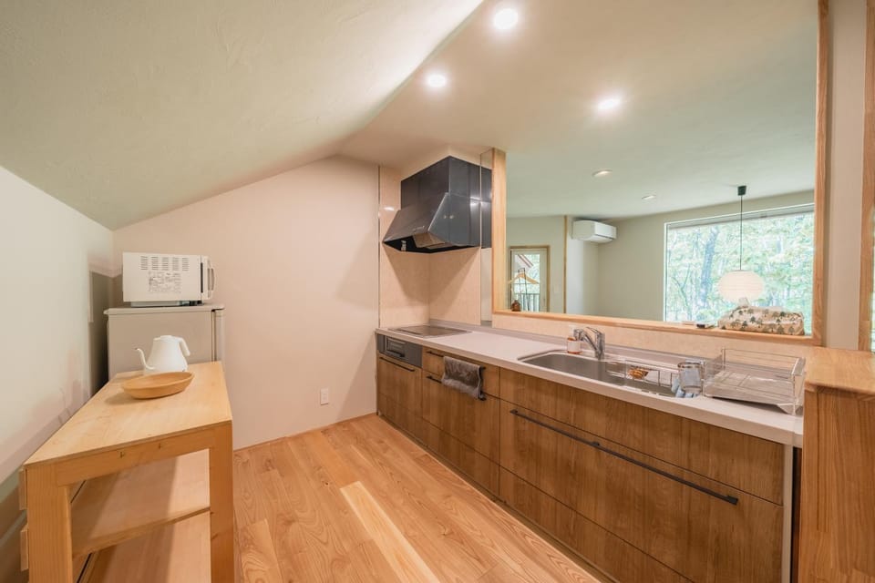 microwave, stove, kitchen