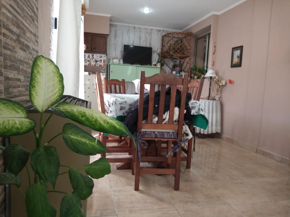 TV and multimedia, Seating area, Dining area