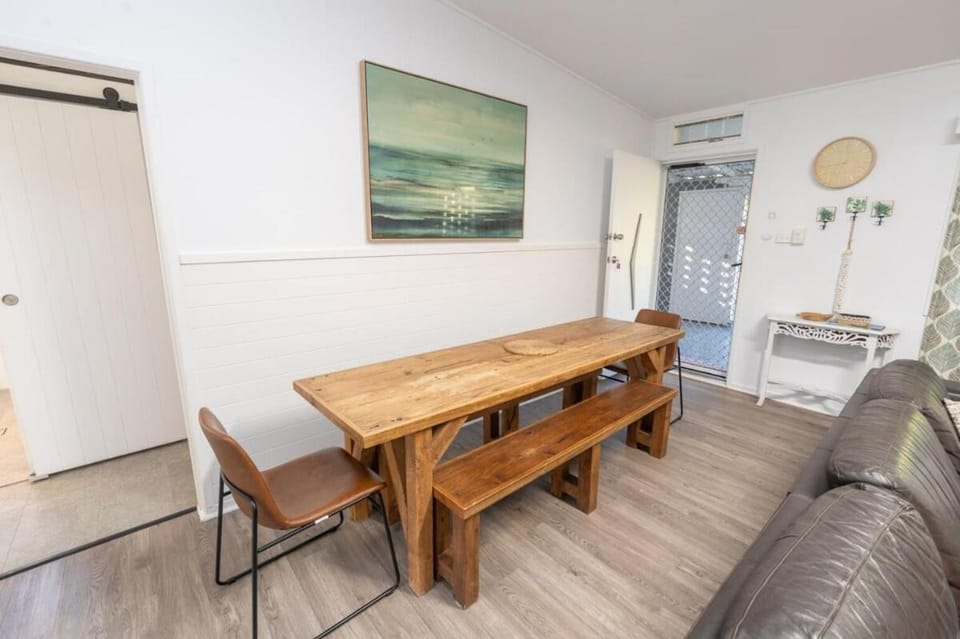 A Little Grey Shack - Sleeps 8 House in Amity Point