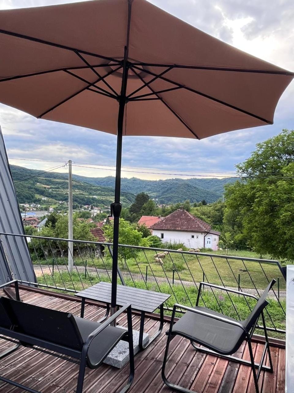 Breeze Cabin كوخ النسيم Cabin in Sarajevo