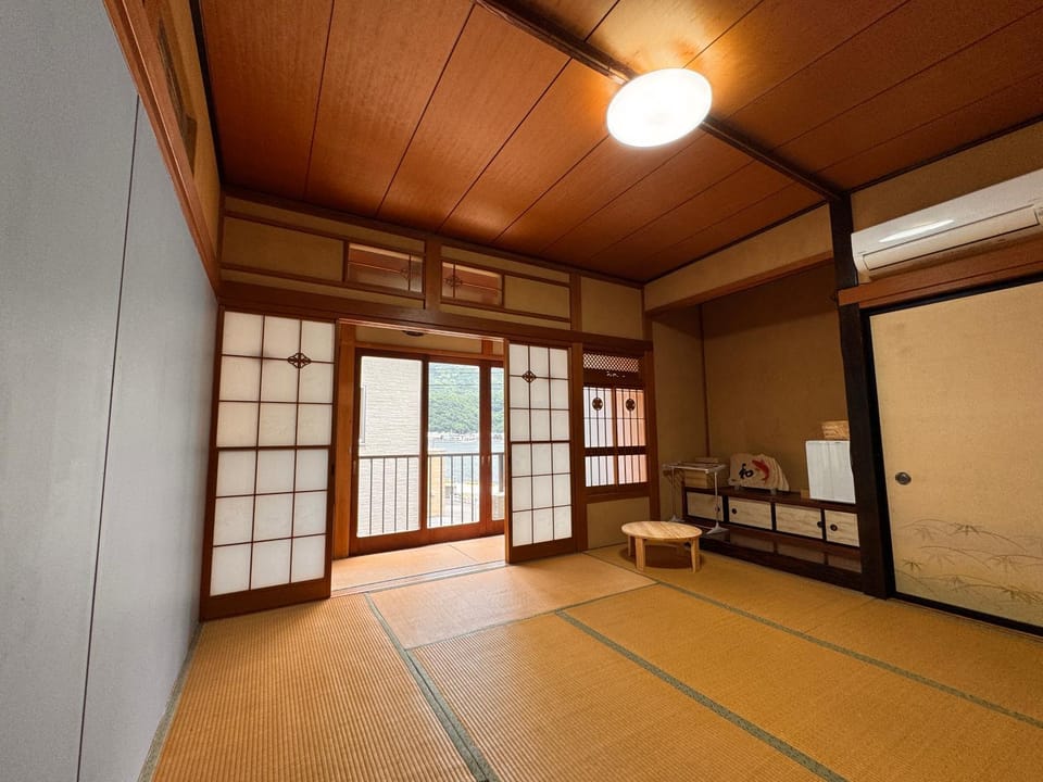 Calmbase西伊豆いざよい Bed and Breakfast in Shizuoka Prefecture