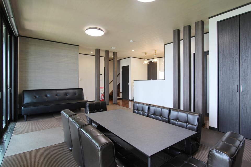 Living room, Dining area, Diving