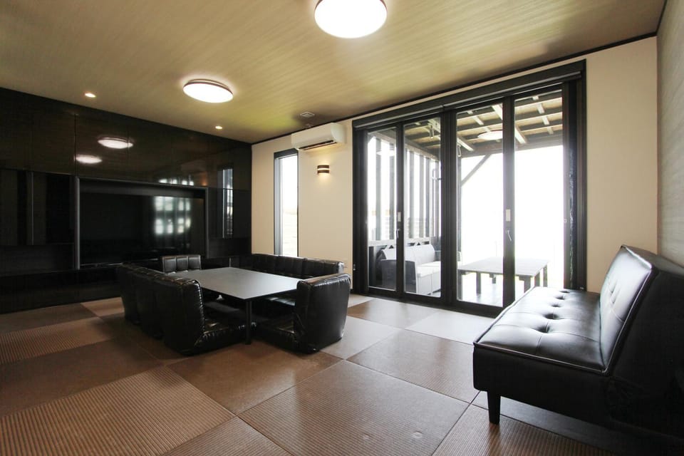 Living room, Dining area, Diving