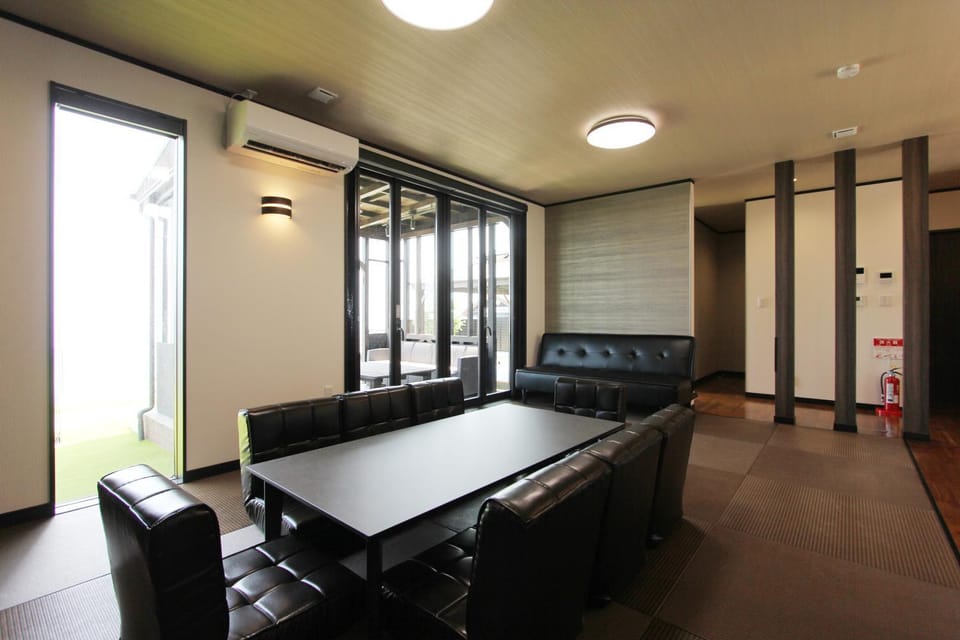 Living room, Dining area, Diving