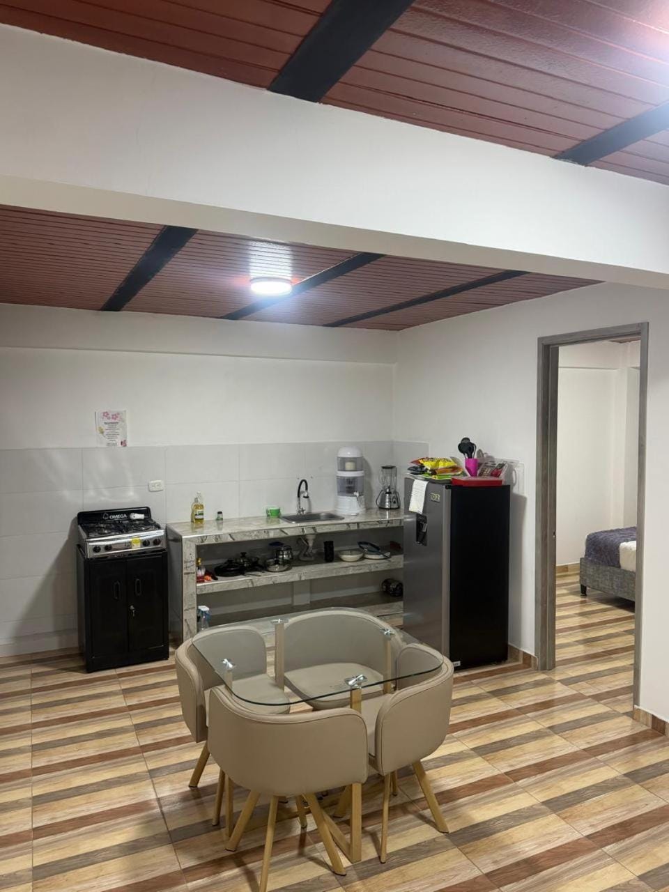 Kitchen or kitchenette, Seating area, Dining area