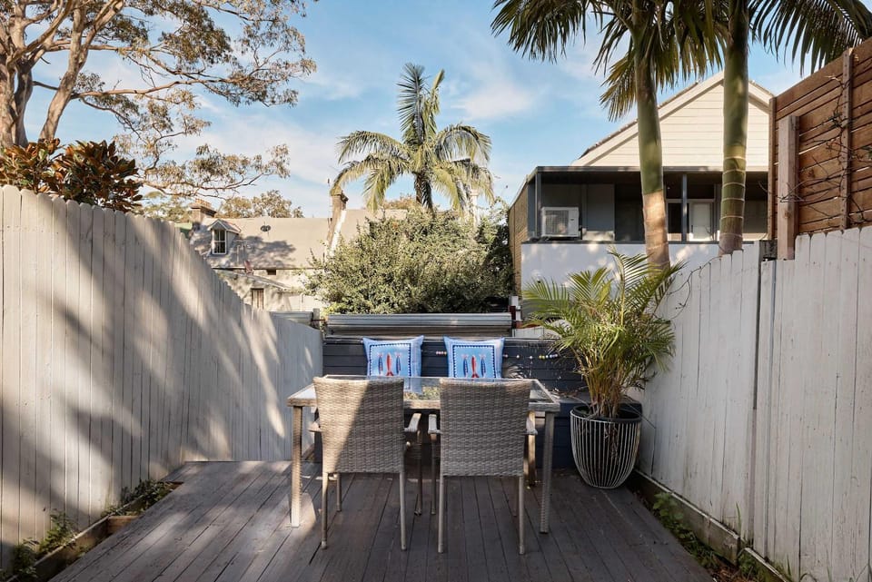 Patio, Day, Garden, View (from property/room), Balcony/Terrace, Dining area, Garden view