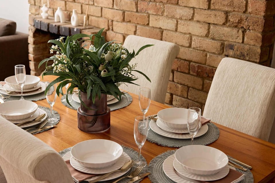 Seating area, Dining area
