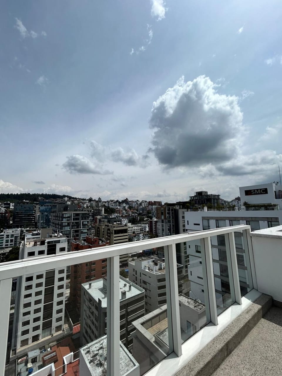 Luxury Executive Suite, Pool & Rooftop 360 Apartment in Quito