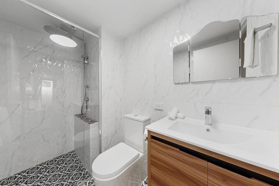 2 Bedroom River View in Brisbane CBD Apartment in Kangaroo Point