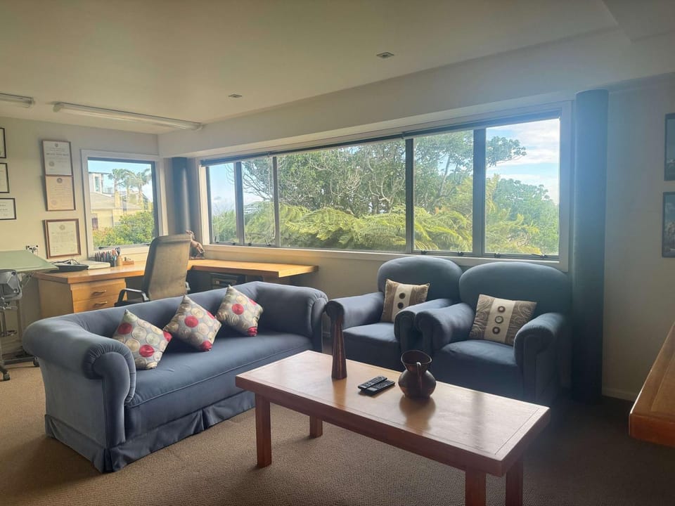 Views on Devon West Apartment in New Plymouth