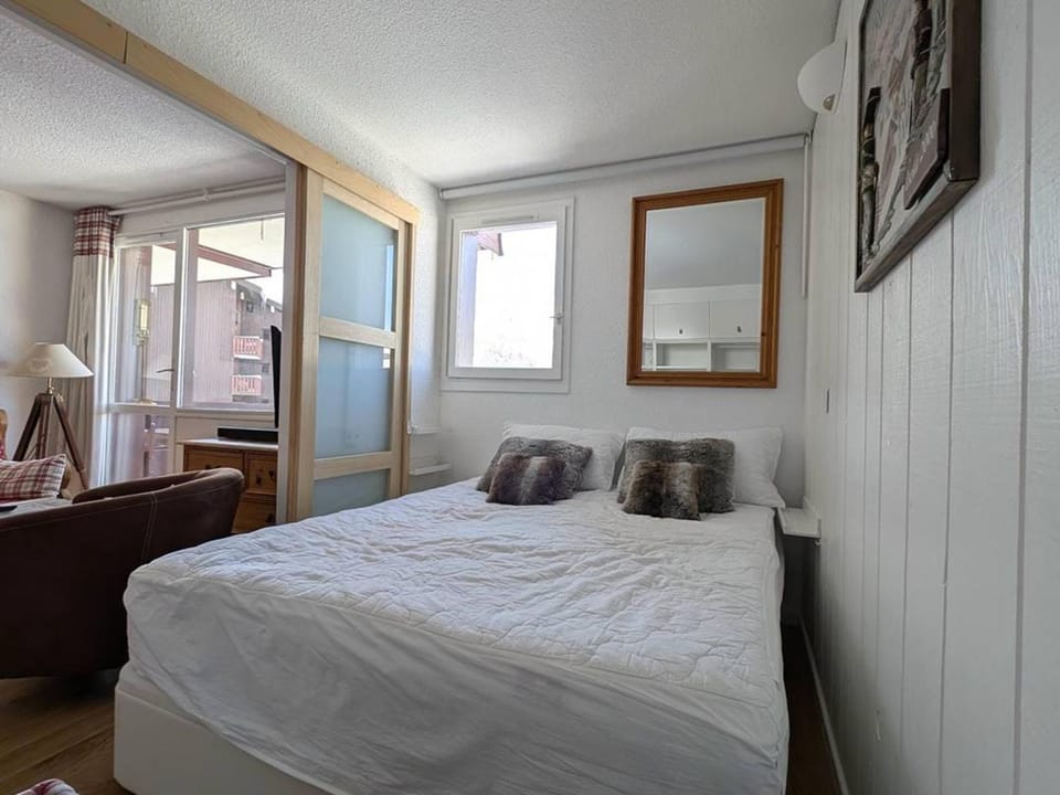 Charmant Appartement Au Cœur du Hameau - FR-1-292-235 Apartment in Isola