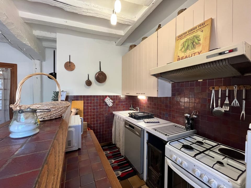 GÃ®te calme, animaux admis, parking - 6 pers. - FR-1-541-207 House in Centre-Val de Loire