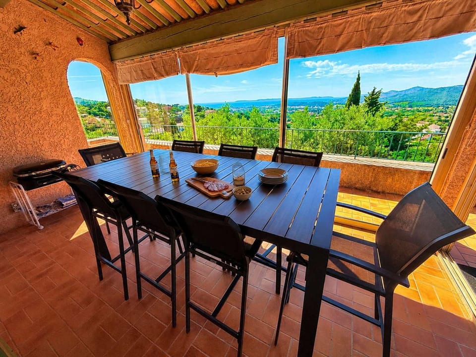 Maison vue mer et clim - 7 pers. House in Le Lavandou