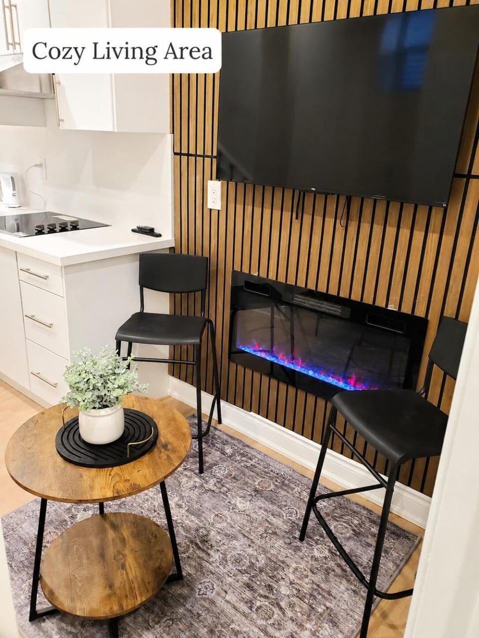 Grand 3BR Dual-Suite Mega Home - 2 Free Parking Apartment in Burlington