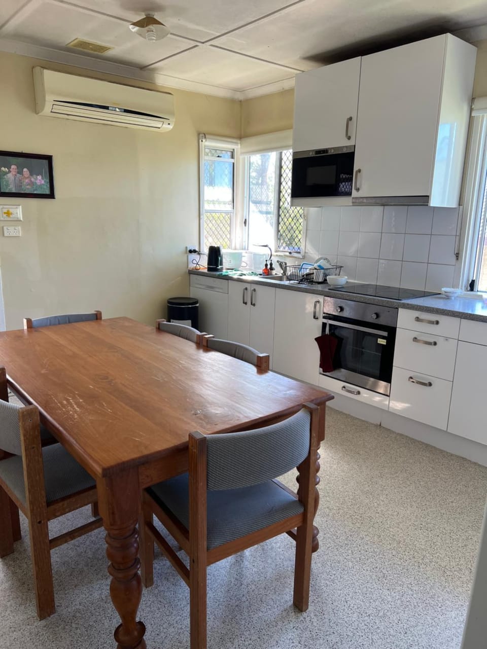 Conveniently located near Westfield Carindale Vacation rental in Brisbane