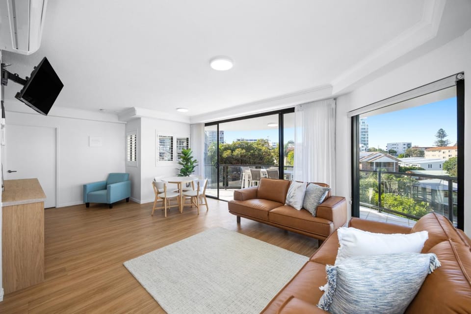 Poolside 3-Bed Retreat Near Kings Beach Apartment in Kings Beach
