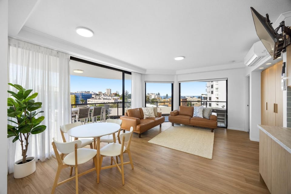Poolside 3-Bed Retreat Near Kings Beach Apartment in Kings Beach