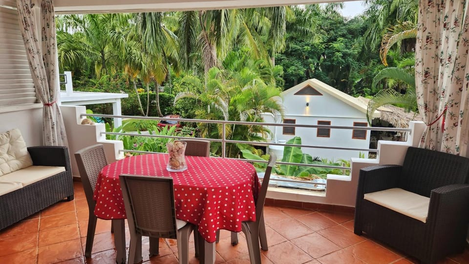 Balcony/Terrace, Seating area, Dining area, Garden view