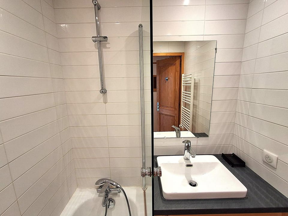 Appartement vue montagne en centre - 6 pers. - FR-1-411-1050 Apartment in Les Allues
