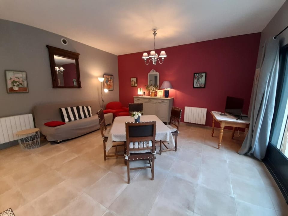 T2 central avec jardin, idéal - ? pers. - FR-1-541-208 Apartment in Nouvelle-Aquitaine