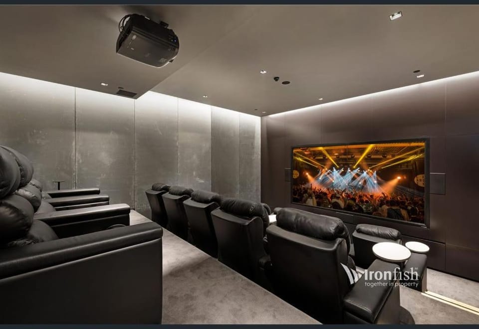 Luxury City Southbank Escape with Luxury Pool Gym Sauna and Skyline Views Apartment in Southbank
