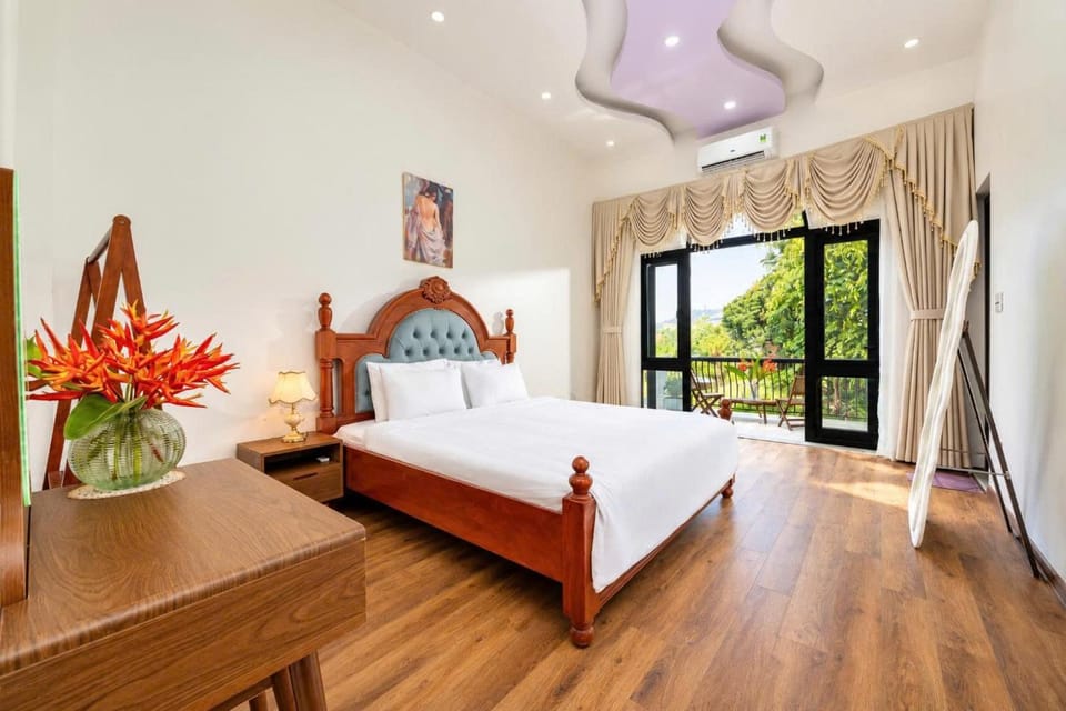 Bed, Photo of the whole room, Bedroom, air conditioner