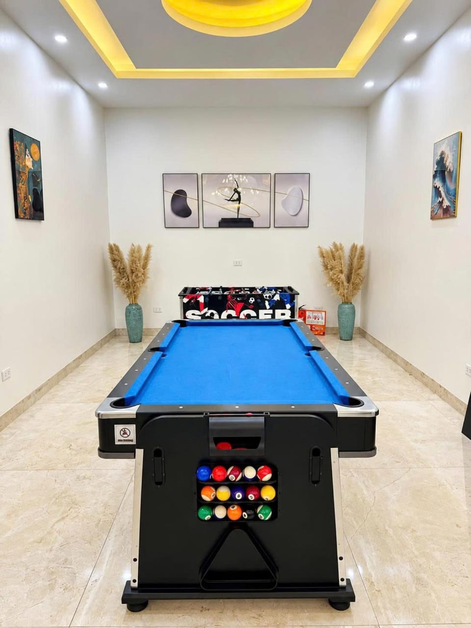 Billiard, Game Room