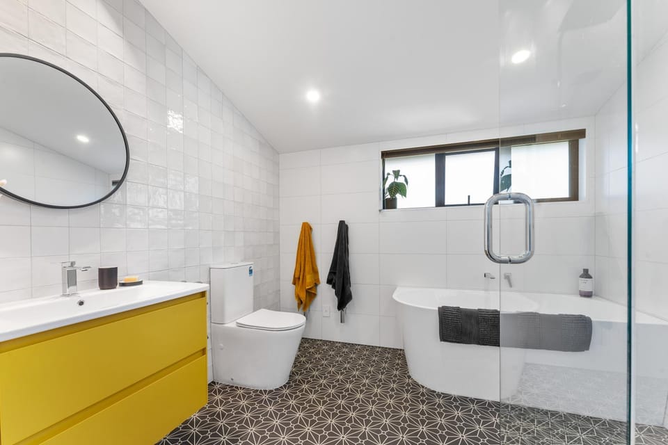 Bathroom, Bath