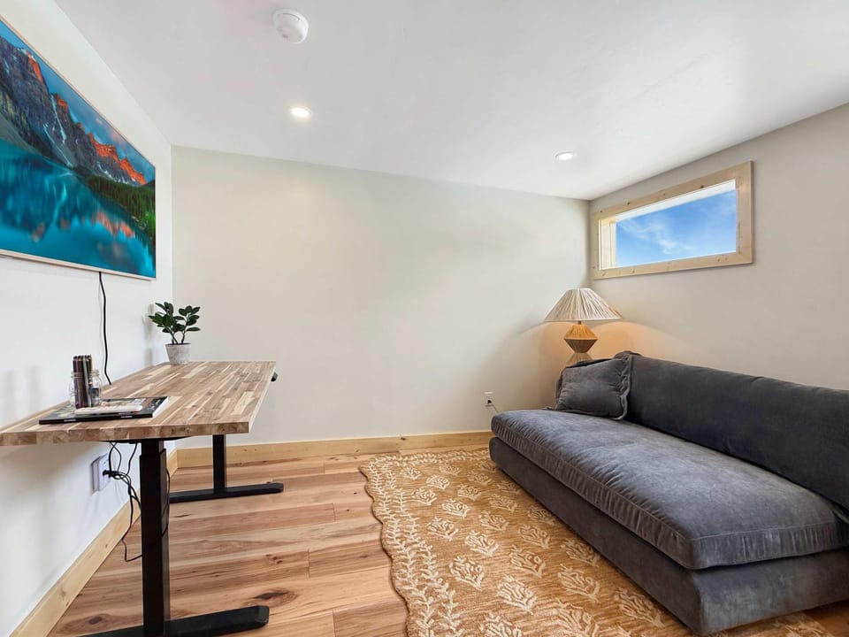 Poplar Street 1BR Infrared Sauna Downtown Leadville House in Leadville