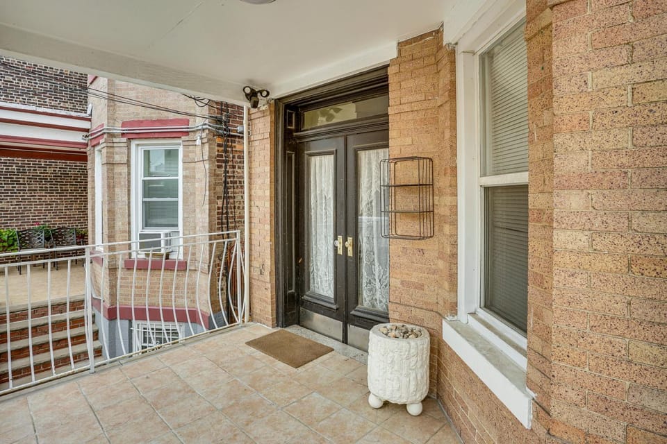 Near NYC Transit! Modern Gateway Region Apt Apartment in North Bergen