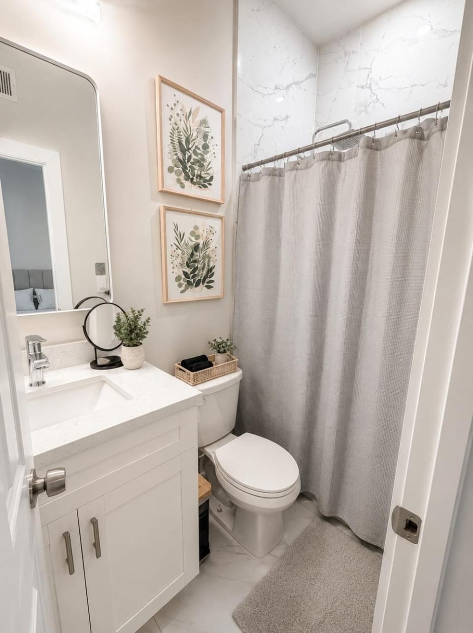 private guest suit with free parking Apartment in West Park