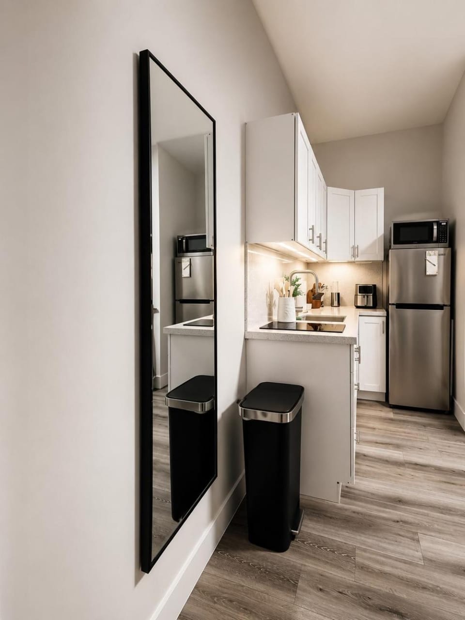 private guest suit with free parking Apartment in West Park