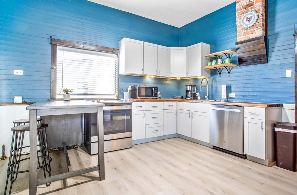 2BR Few Blocks to Main St House in Leadville