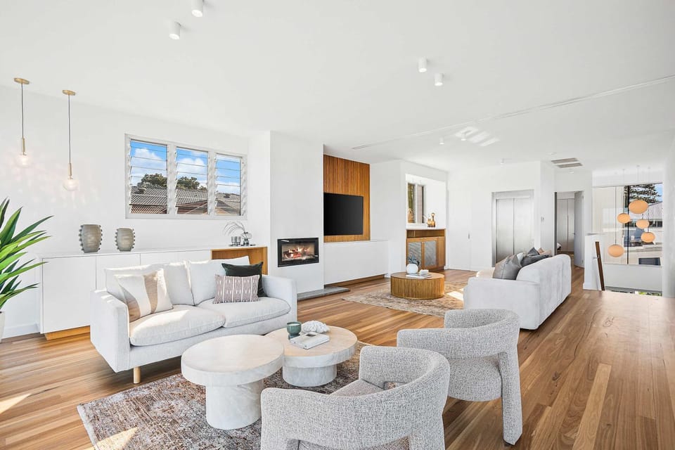 TV and multimedia, Living room, Seating area, Evening entertainment