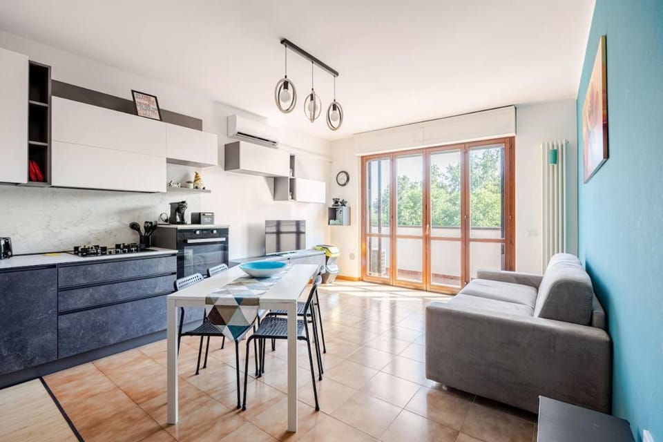 Kitchen or kitchenette, Living room, Seating area, Dining area, pet friendly, stove