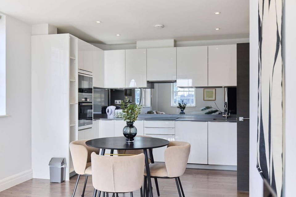 Second Storey at Kew Apartment in Brentford
