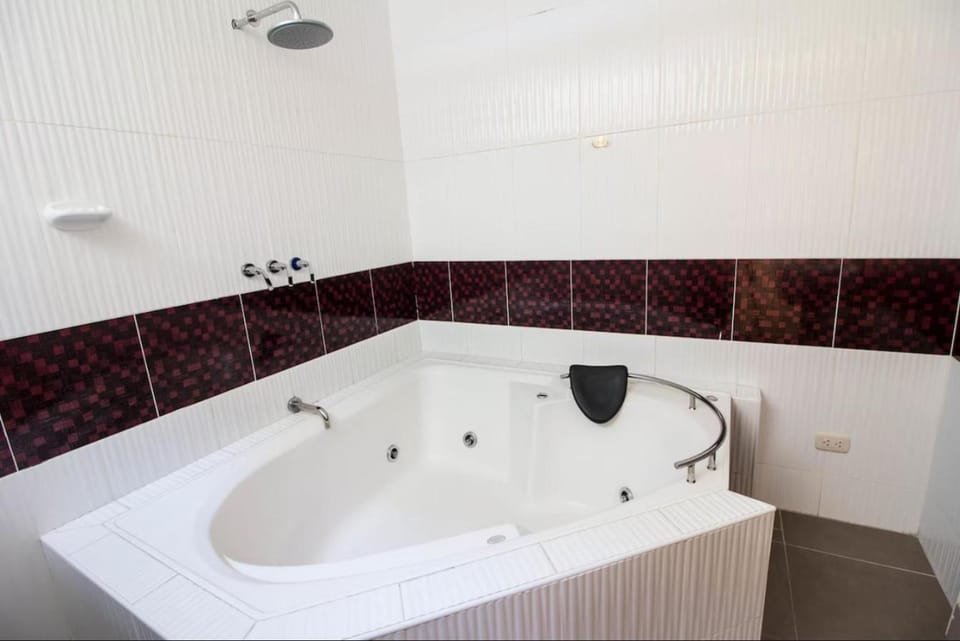 Hotel Prince Selva Central Hotel in Junin, Peru