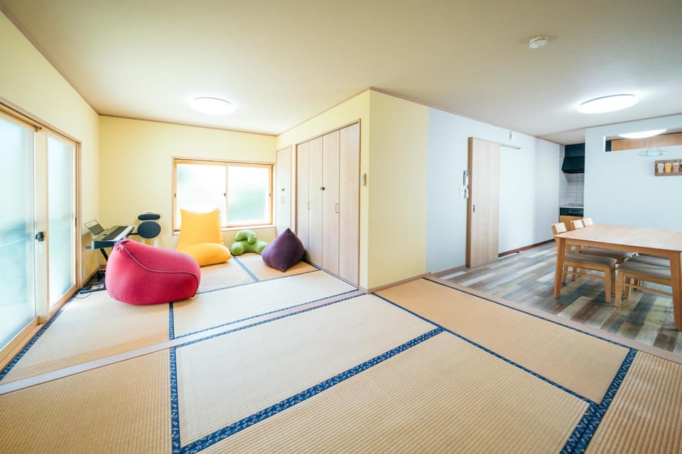 Living room, Dining area